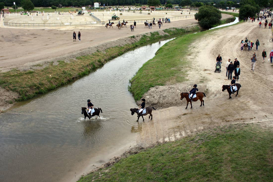  Dans la rivière 