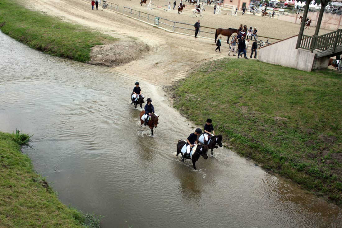  Départ dans la rivière 